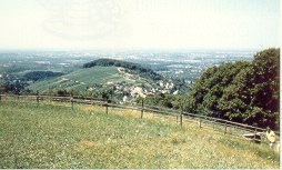 Blick über Bühl hinweg ins Rheintal